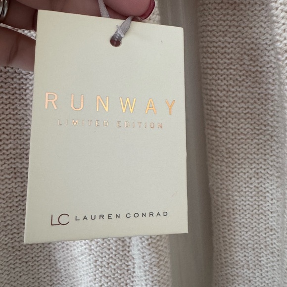 Lauren Conrad Lace Detail Sweater - Size Medium - Picture 6 of 7